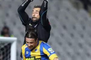 Ντέρμπι με λίγες φάσεις, χωρίς γκολ και... μοιρασιά (φώτος)