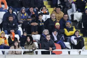Ντέρμπι με λίγες φάσεις, χωρίς γκολ και... μοιρασιά (φώτος)