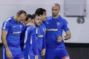 Ξανά... δυναμική επιστροφή