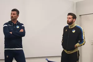 ΟΥΖΟΥΝΙΔΗΣ: "Το 3-0 δεν δείχνει την πραγματική διαφορά/Υποχρέωση απέναντι στην ομάδα..." (Φώτος)