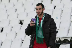 Βλέπει ημιτελικά με ΚΟΥΣΟΥΛΟ! (φώτος)