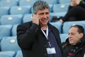 Βλέπει ημιτελικά με ΚΟΥΣΟΥΛΟ! (φώτος)