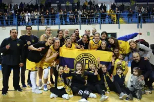 ΚΥΠΕΛΛΟΥΧΟΣ για 15η φορά στην ιστορία της η ΑΕΛ (φώτος)