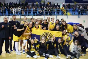 ΚΥΠΕΛΛΟΥΧΟΣ για 15η φορά στην ιστορία της η ΑΕΛ (φώτος)