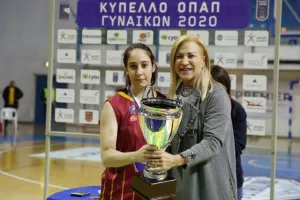 ΚΥΠΕΛΛΟΥΧΟΣ για 15η φορά στην ιστορία της η ΑΕΛ (φώτος)