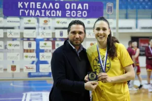 ΚΥΠΕΛΛΟΥΧΟΣ για 15η φορά στην ιστορία της η ΑΕΛ (φώτος)