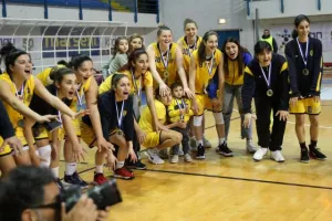 ΚΥΠΕΛΛΟΥΧΟΣ για 15η φορά στην ιστορία της η ΑΕΛ (φώτος)