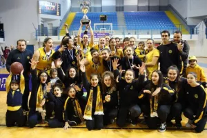 ΚΥΠΕΛΛΟΥΧΟΣ για 15η φορά στην ιστορία της η ΑΕΛ (φώτος)