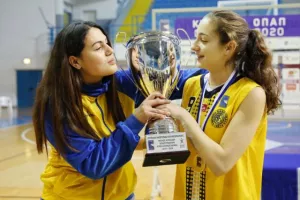 ΚΥΠΕΛΛΟΥΧΟΣ για 15η φορά στην ιστορία της η ΑΕΛ (φώτος)