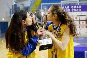 ΚΥΠΕΛΛΟΥΧΟΣ για 15η φορά στην ιστορία της η ΑΕΛ (φώτος)