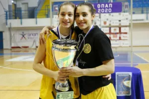 ΚΥΠΕΛΛΟΥΧΟΣ για 15η φορά στην ιστορία της η ΑΕΛ (φώτος)