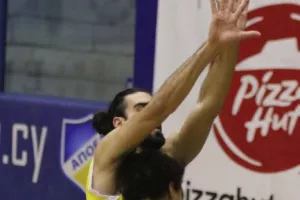 ΝΙΚΗ για το ΑΠΟΕΛ (φώτος)