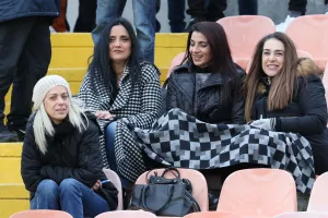 ΚΥΠΡΟΣ 19η αγ./Ομόρφυναν τις κερκίδες μας (φώτος)
