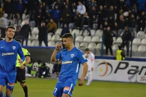 ΦΩΤΟΡΕΠΟΡΤΑΖ/Η τριάρα σε 116 "κλικ"