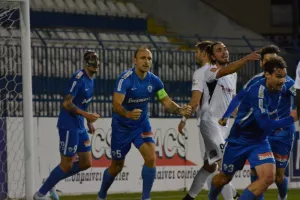 ΦΩΤΟΡΕΠΟΡΤΑΖ/Η τριάρα σε 116 "κλικ"