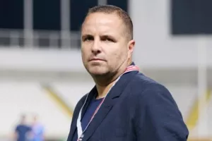 Ο Σιμόν θέλει Γιακουμάκη