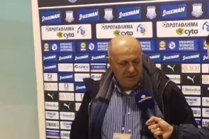 ΕΞΑΛΛΟΣ ο Κίκης: "Κατάντια, αν δεν τους περνά να κάμνουν κολοκάσι με πούλλες"