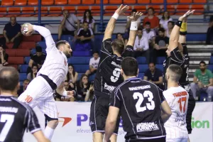 Πρωτιά και πλεονέκτημα τα δέλεαρ του ντέρμπι