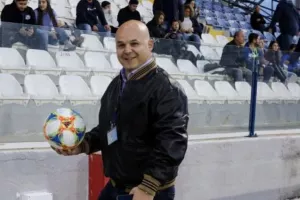 Το εννοεί... 