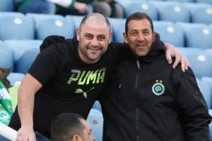 Με κοντομάνικο!
