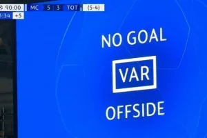 Γραμμή οφσάιντ στο VAR από τα play offs με 950 ευρώ ανά ματς
