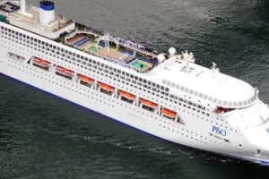 Σε καραντίνα κρουαζιερόπλοιο με 3.711 επιβάτες