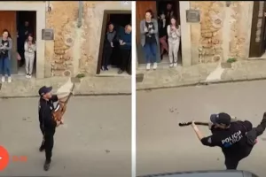 (Βίντεο) Οι Ισπανοί αστυνομικοί παίζουν μουσική στους κατοίκους 