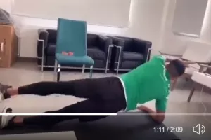 (Βίντεο) Ο Τιάγκο γυμνάζεται στο σπίτι