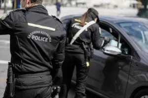 Άμυαλοι... φοαρτάες