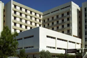ΓΝ Λάρνακας: Αρνητικά 83 δείγματα/ 47 άτομα σε αυτοπεριορισμό