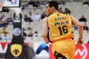 Το μήνυμα του Ζήση: «Μένουμε σπίτι για να μην γίνουμε Ιταλία»