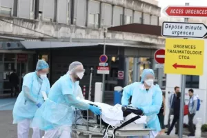 Κορωνοϊός-Γαλλία: Άλλοι 89 θάνατοι - Αυξήθηκαν τα κρούσματα 18%