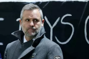 Κοιτάει αριστερό μπακ μέσω εφαρμογής ο Ρόκα!