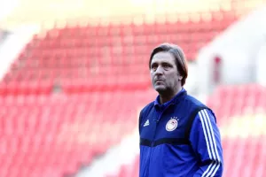 Με 4-3-3 κόντρα στη Γουλβς, εκκρεμεί μία θέση για την 11αδα, μέσα ο Σα