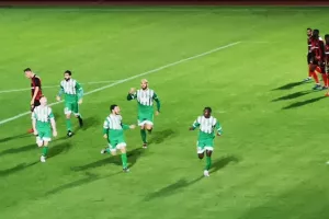 Πήρε το ντέρμπι ο ΑΡΗΣ και... φωτιά στην κορυφή! (φώτος)