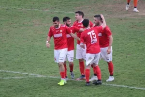 Προβάδισμα... τελικού για ΑΠΟΝΑ Ανάγυιας (φώτος)/Νίκη για Αχυρώνα