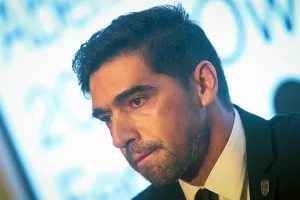 Φερέιρα: "Η UEFA να ακυρώσει τις διοργανώσεις!"