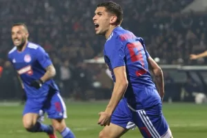 Θέλει να βάλει τις βάσεις για το νταμπλ