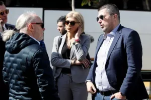 Πλήθος κόσμου στην κηδεία του Λεωνίδα Θεοδωρακάκη