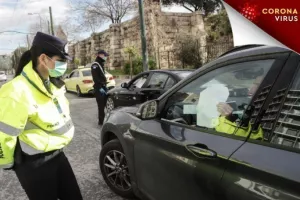 ΤΥΠΑΡΑΣ έγραψε στο χαρτί μετακίνησης: "Πάω να ταΐσω τις κότες!"
