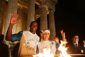 Ο Καρλ Λιούις ζητάει μετάθεση των Ολυμπιακών Αγώνων