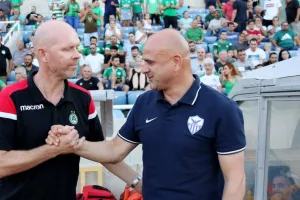 Ένας από τους δύο 