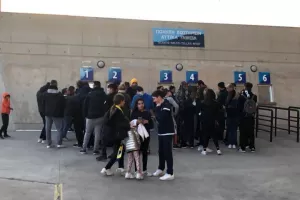 ΑΠΟΕΛ/Το αδιαχώρητο έξω από το ΓΣΠ για εισιτήρια! (φώτος)