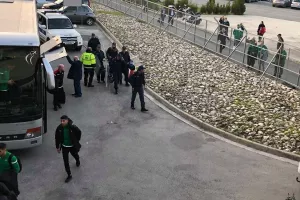 "Ντόπες" στην άφιξη της Ομόνοιας (βίντεο/φώτος)