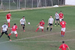 Προβάδισμα... τελικού για ΑΠΟΝΑ Ανάγυιας (φώτος)/Νίκη για Αχυρώνα