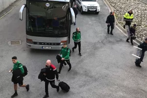 "Ντόπες" στην άφιξη της Ομόνοιας (βίντεο/φώτος)
