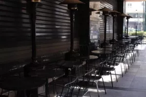 Η Αθήνα θυμίζει … Δεκαπεντάυγουστο.