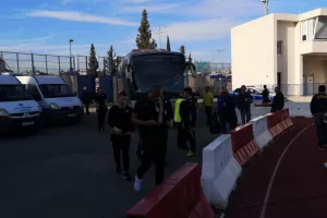 ΦΩΤΟΣ/Η άφιξη του ΑΠΟΕΛ