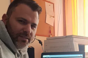 #ΜΕΝΟΥΜΕ ΣΠΙΤΙ