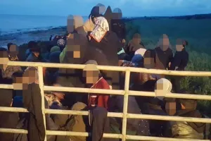 (ΦΩΤΟΣ) ΚΑΤΕΛΗΞΑΝ στα κατεχόμενα οι 175 λαθρομετανάστες